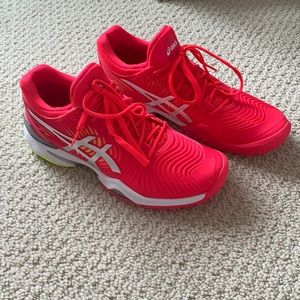 NWOT Women’s Tennis Shoes